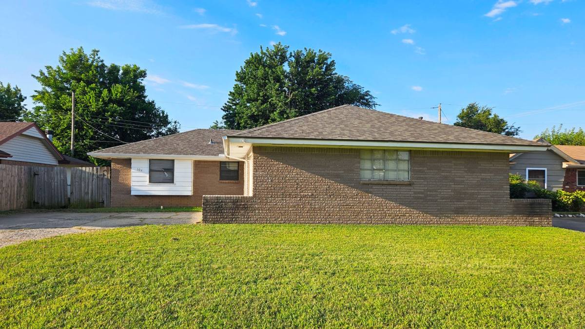 House for rent at 104 Olympic Dr, Oklahoma City, OK 73160