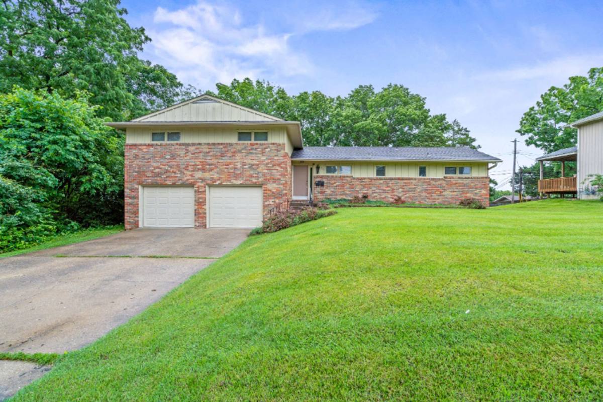 Townhouse for rent at 820 S Fairview Rd, Columbia, MO 65203