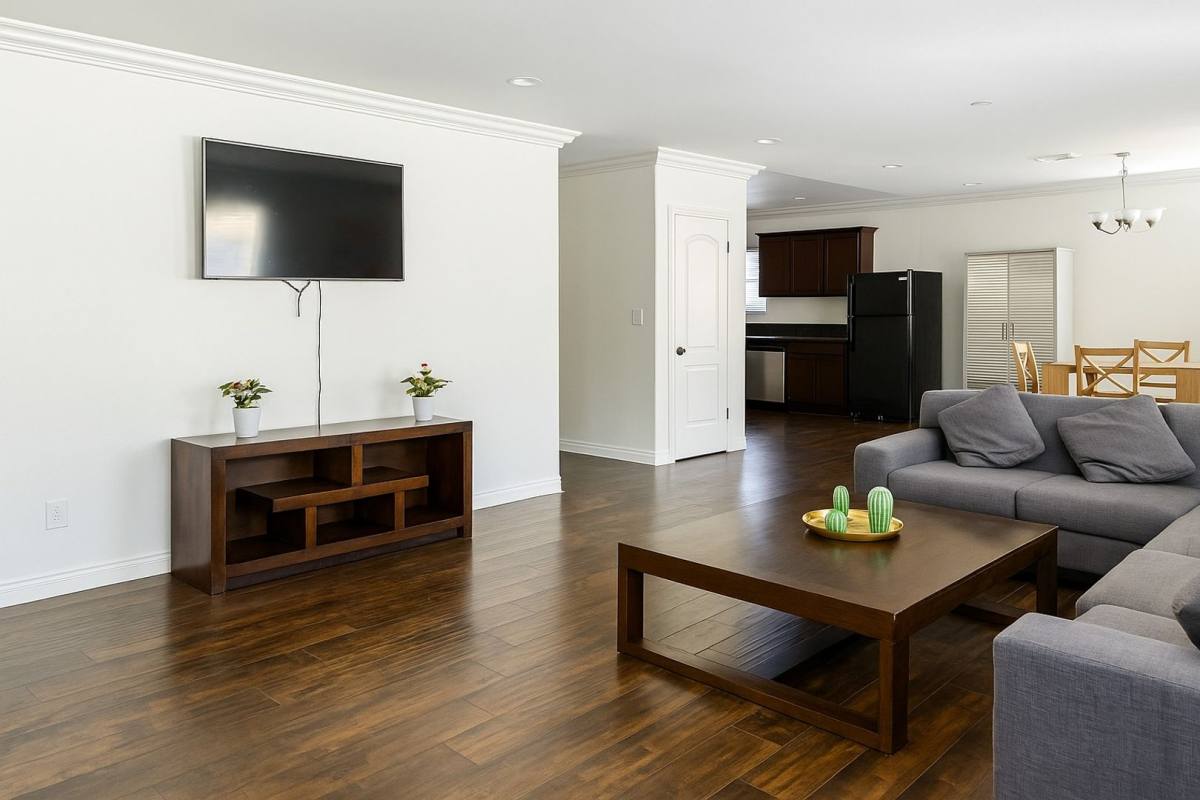Apartment for rent at 1251 W 35th St, Los Angeles, CA 90007
