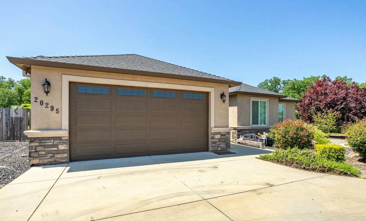 House for rent at 20295 Ballentine Dr, Anderson, CA 96007