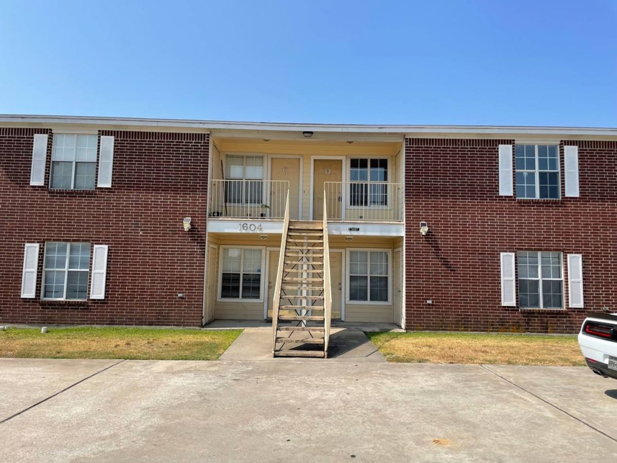 Townhouse for rent at 1604 Dugger Circle, Killeen, TX 76543