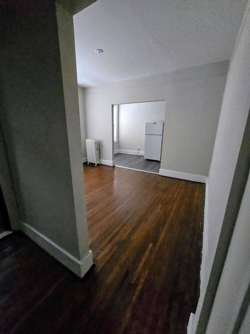 Apartment for rent at 656 Lothrop, Detroit, MI 48202