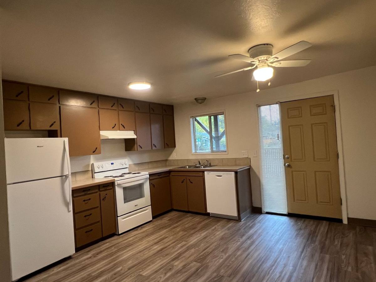 Apartment for rent at 1003-1085 Savage Rd NE, Salem, OR 97301