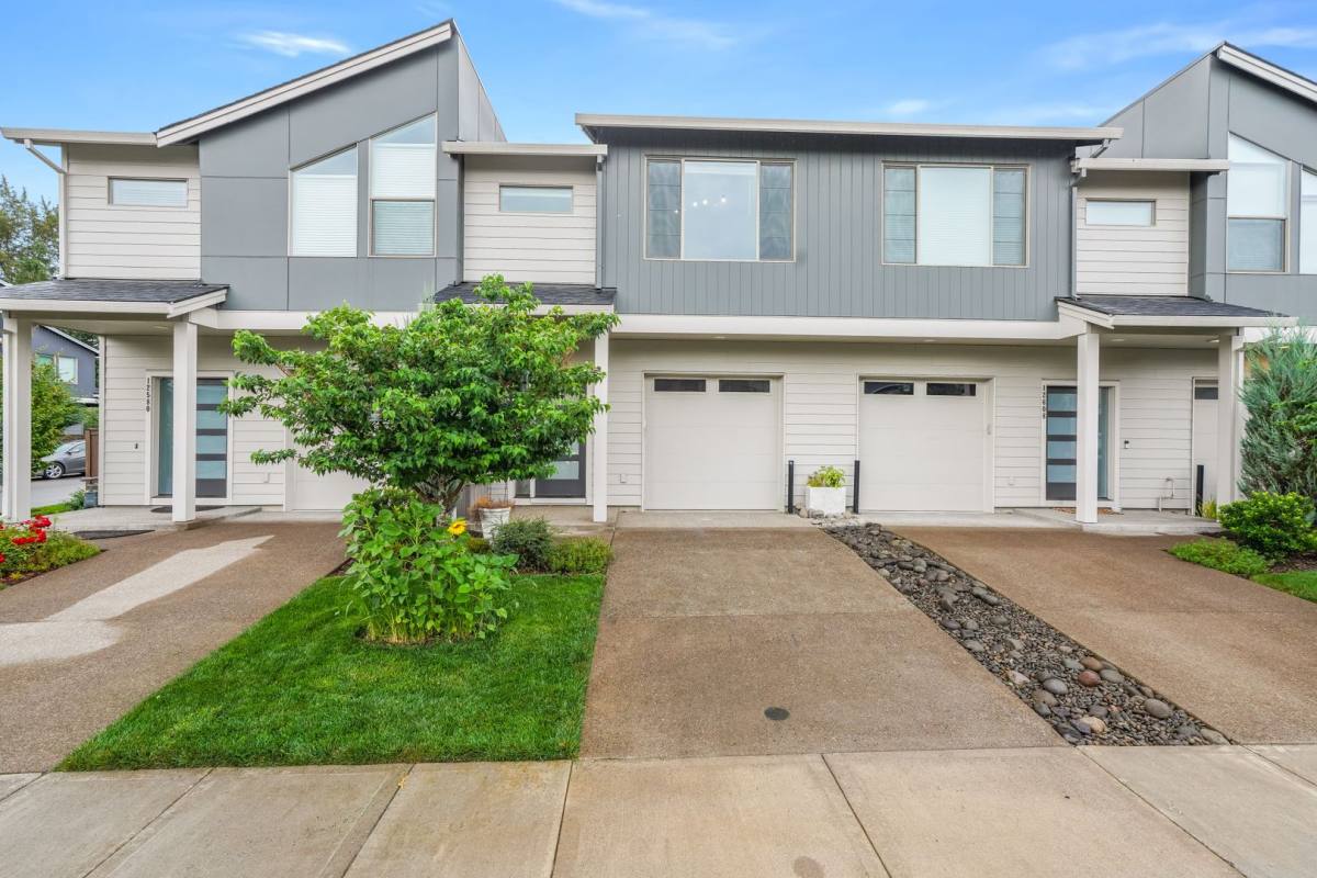 Townhouse for rent at 12594 SE Zion St, Damascus, OR 97089