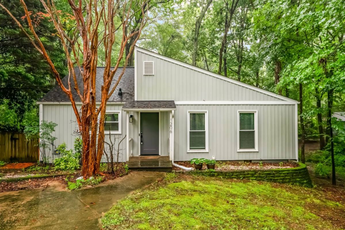 House for rent at 1206 Selwyn Lane, Cary, NC 27511