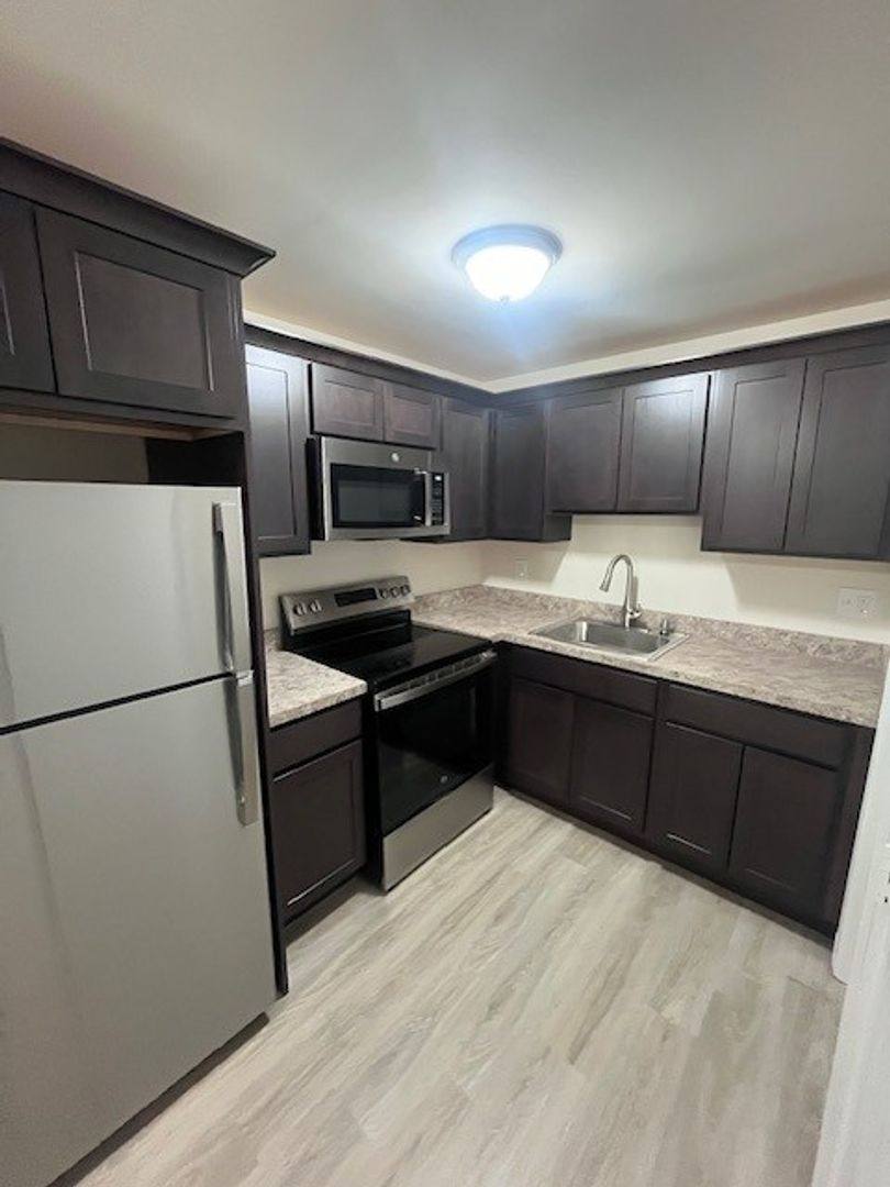 Townhouse for rent at 20 Reservoir Manor, Seymour, CT 06483