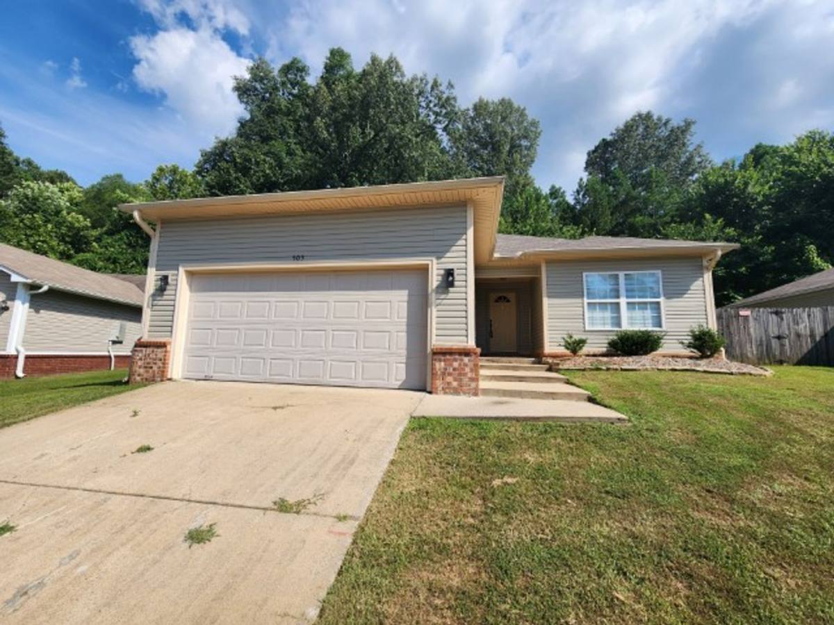 House for rent at 503 Sharon Oaks Court, Benton, AR 72019