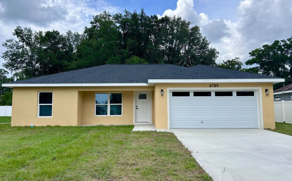 House for rent at 4789 SE 135th Place, Summerfield, FL 34491