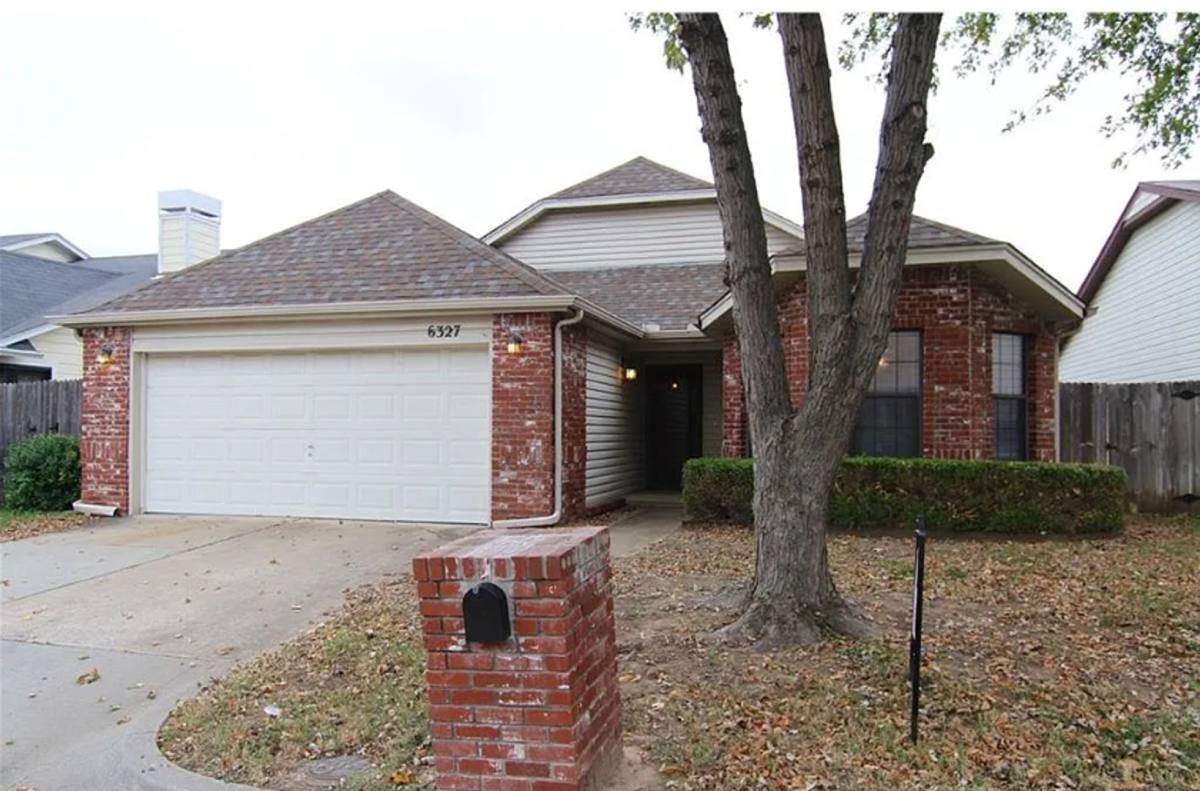 House for rent at 6327 S 90th E Ave, Tulsa, OK 74133