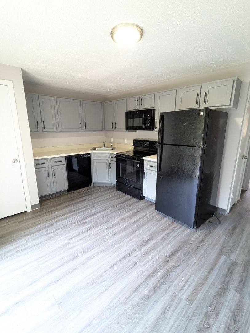 Apartment for rent at 29 39 49 Zuella, Waterbury, CT 06704