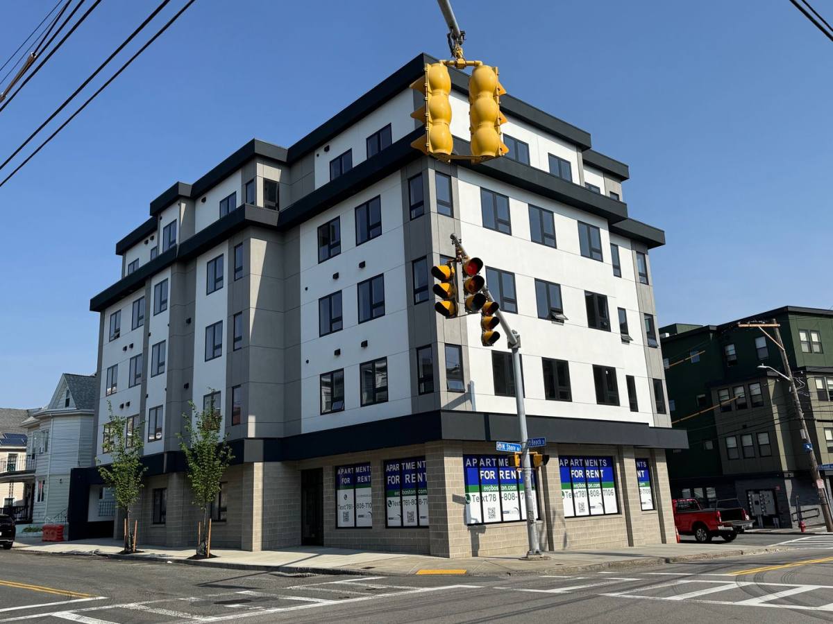 Apartment for rent at 650 Beach St, Revere, MA 02151