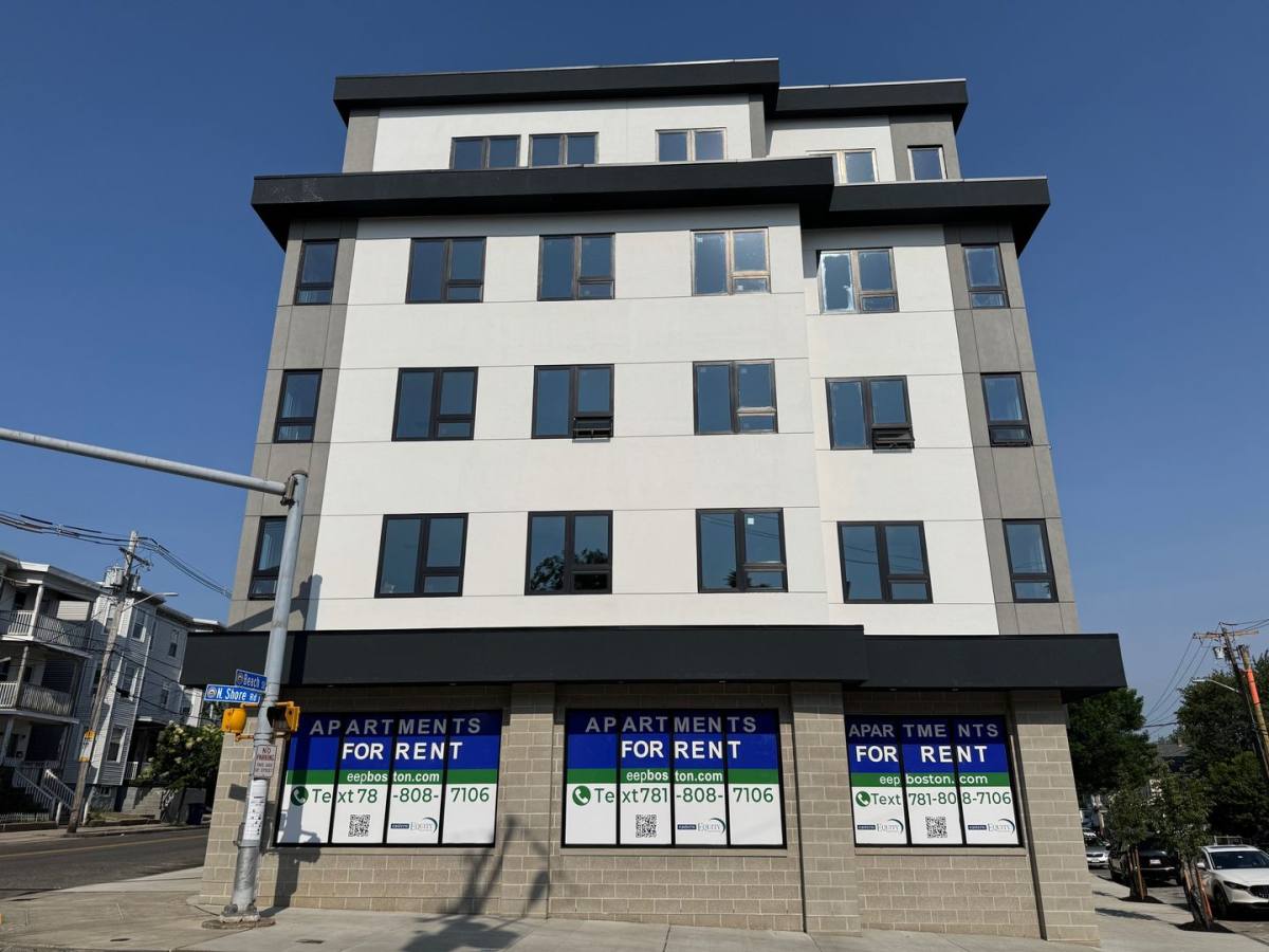 Apartment for rent at 650 Beach St, Revere, MA 02151