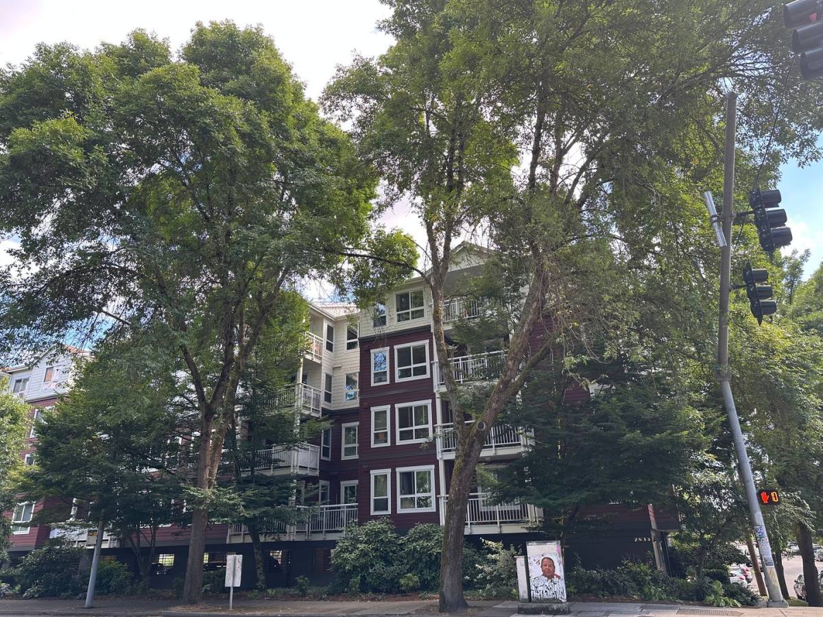 Condo for rent at 2805 NE 125th St, Seattle, WA 98125
