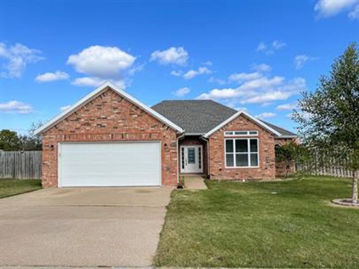 House for rent at 780 Reisling St, Centerton, AR 72719