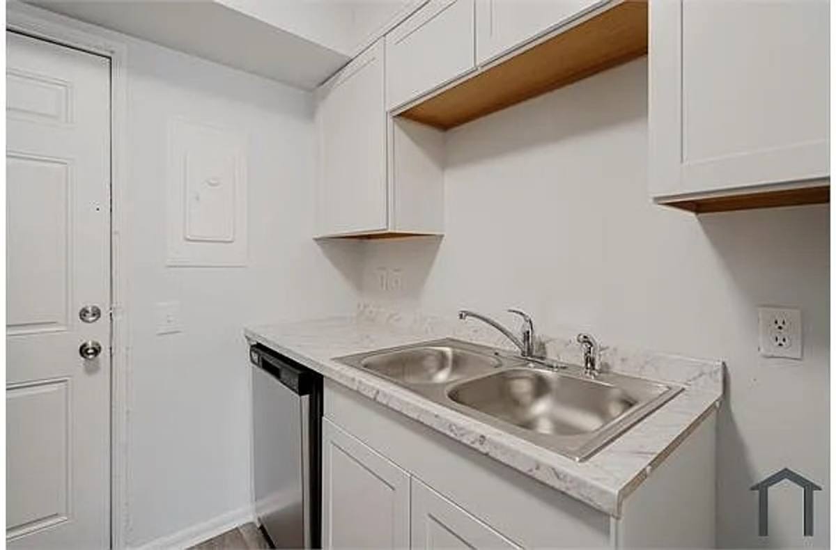Townhouse for rent at 320 S Beltline Blvd, Columbia, SC 29205