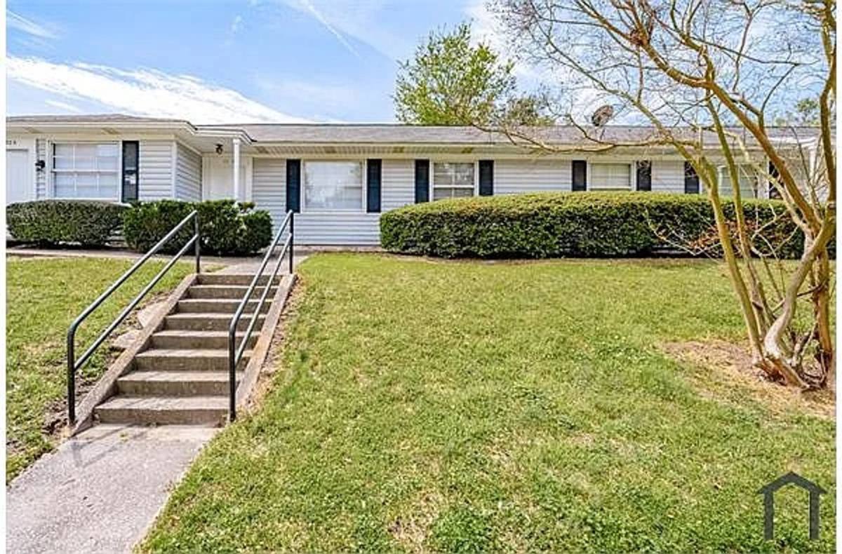 Townhouse for rent at 320 S Beltline Blvd, Columbia, SC 29205