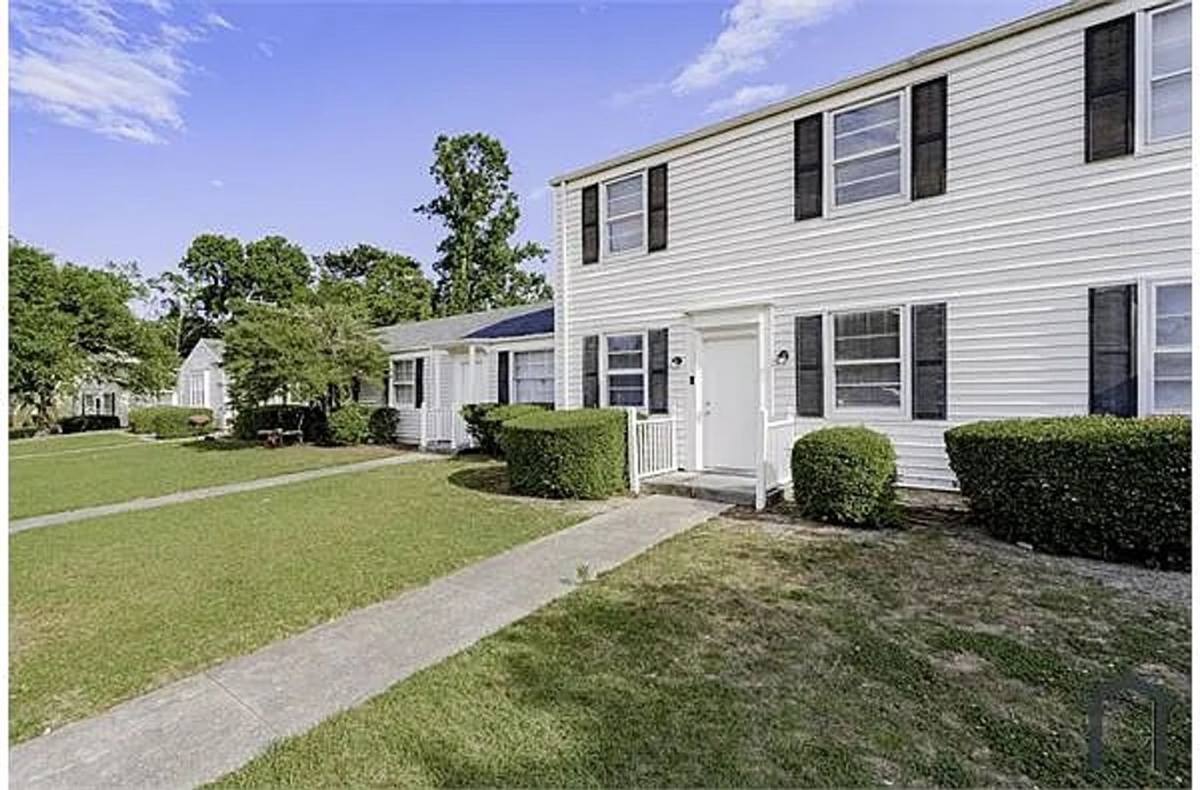 Townhouse for rent at 320 S Beltline Blvd, Columbia, SC 29205