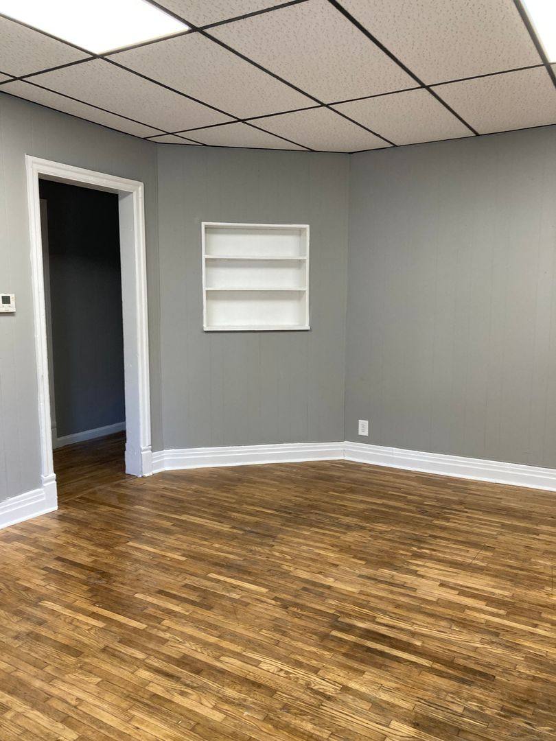 Apartment for rent at 321 E Gilbert St, Muncie, IN 47305