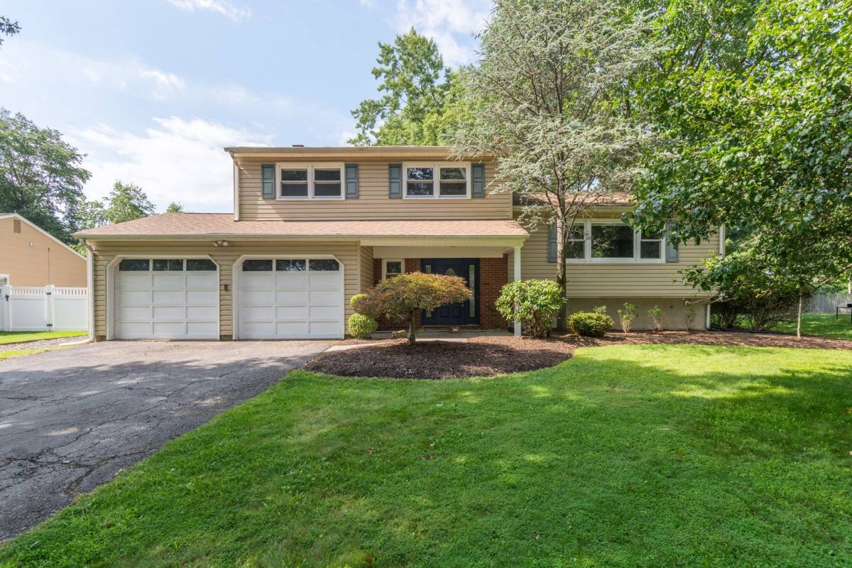 House for rent at 26 James Ave, Kendall Park, NJ 08824