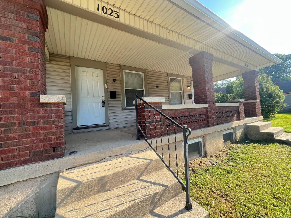 Apartment for rent at 1023-1025 Clover St, Dayton, OH 45410
