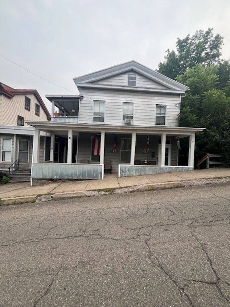 Apartment for rent at 9 E Main St, Weatherly, PA 18255