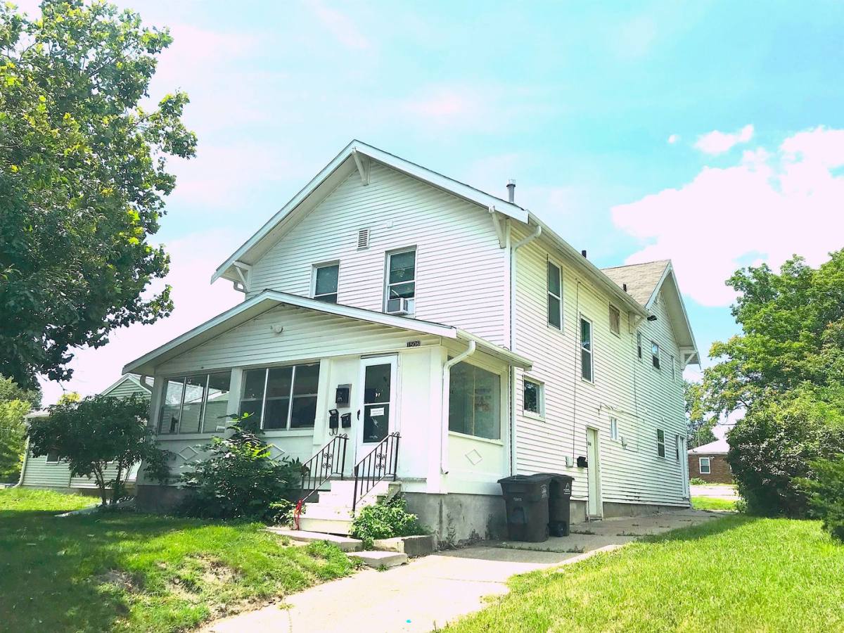 Apartment for rent at 1504-1506 28th St, Des Moines, IA 50311