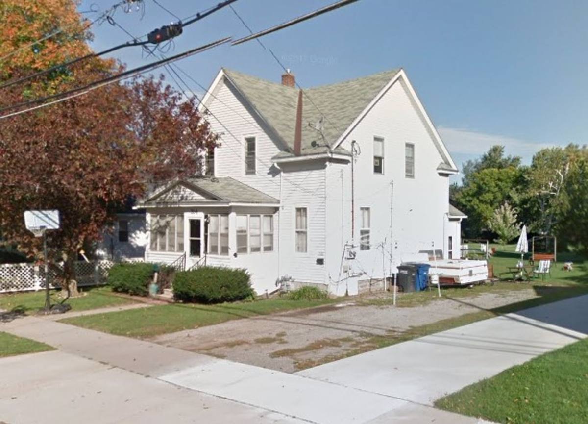 Apartment for rent at 314 W 19th Ave, Oshkosh, WI 54902