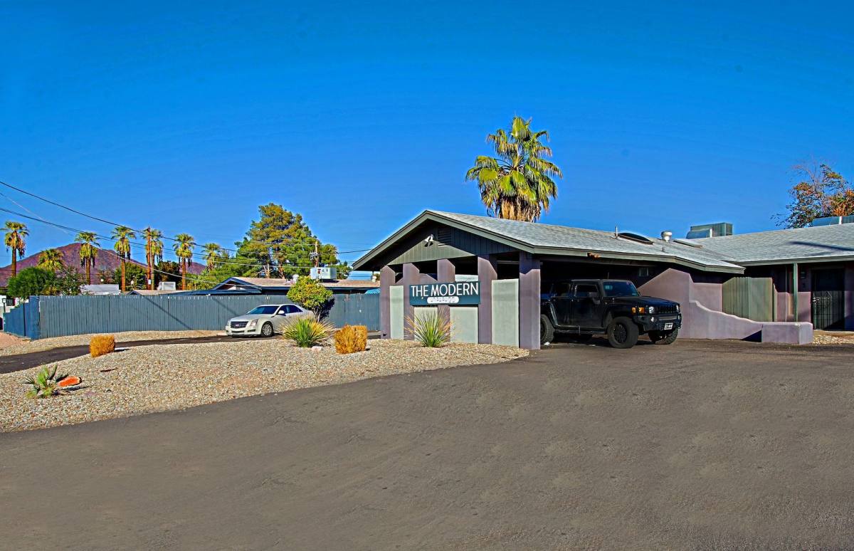 Townhouse for rent at 2525 N 52nd St, Phoenix, AZ 85008