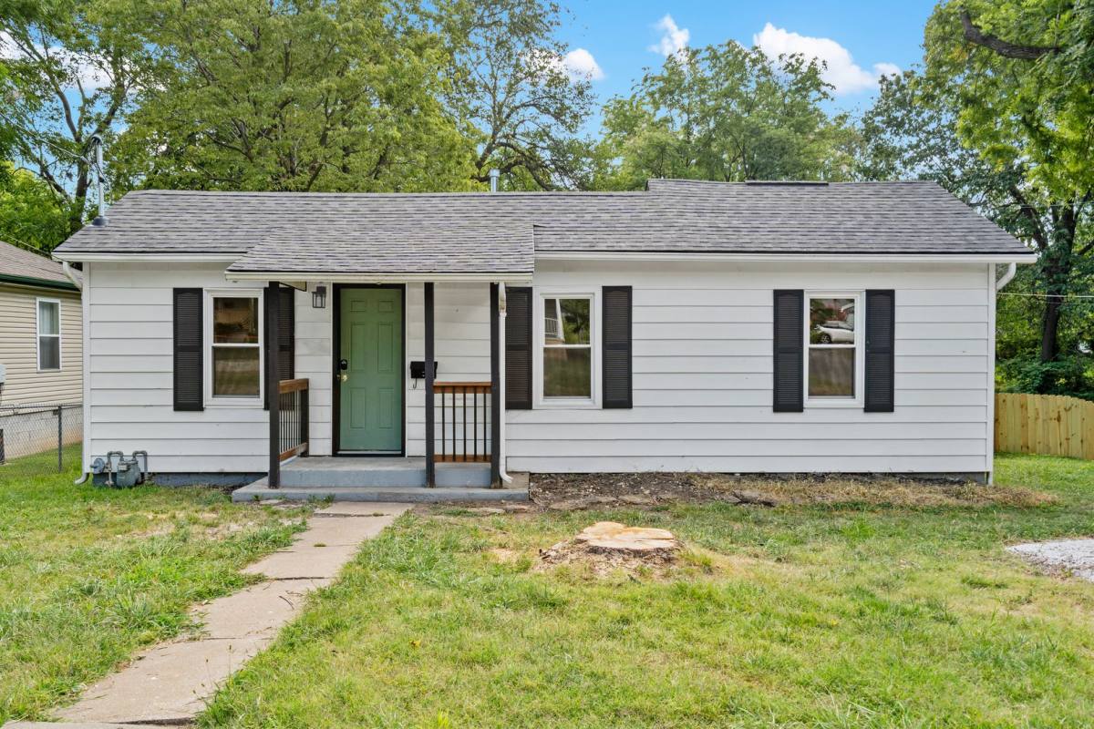 House for rent at 2100 N Nettleton, Springfield, MO 65803