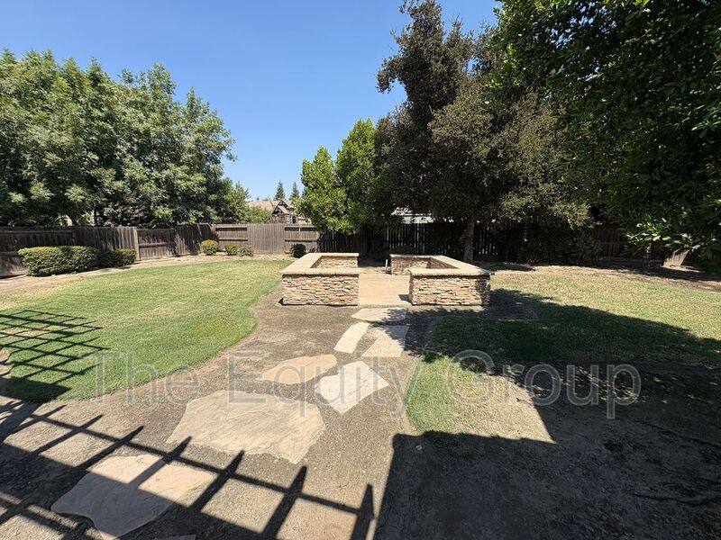 House for rent at 2422 N Leila St, Visalia, CA 93291