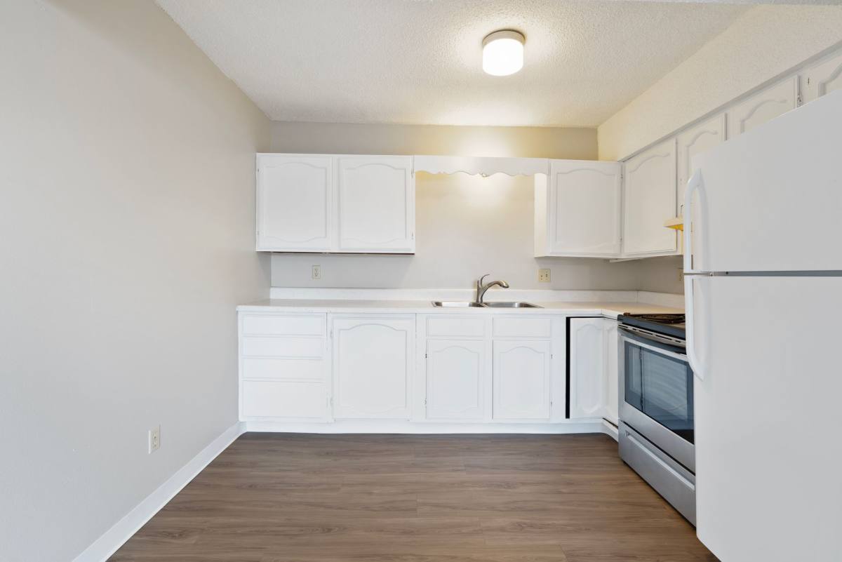 Apartment for rent at 1014 Leavitt St, Waterloo, IA 50702