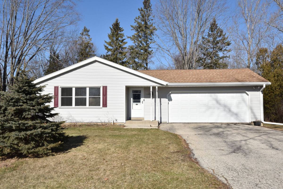 House for rent at 1538 W Liebau Rd, Mequon, WI 53092