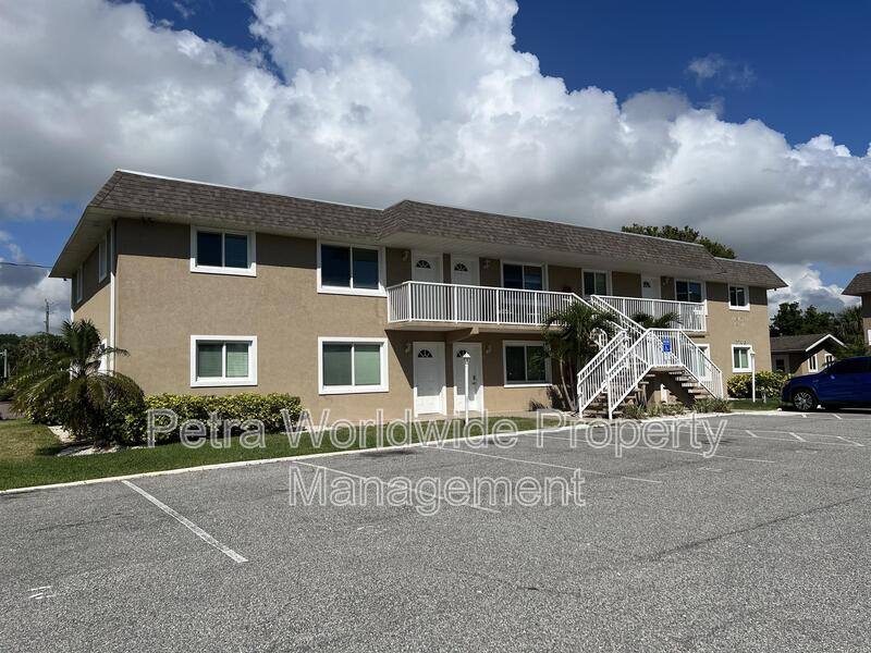 Apartment for rent at 2290 S Palmetto Ave #C2, Daytona Beach, FL 32119