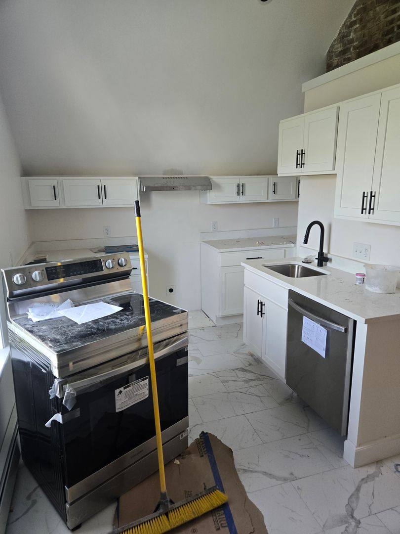 Apartment for rent at 14 Bartlett, Beverly, MA 01915