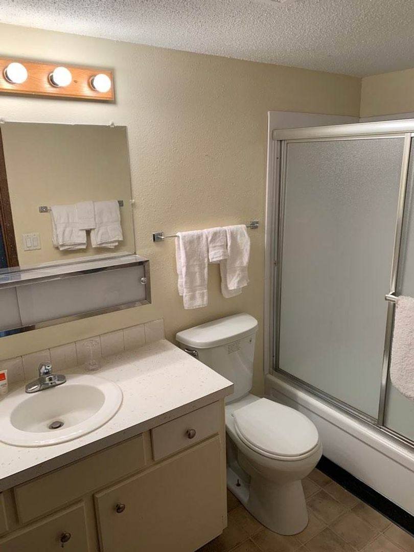 Apartment for rent at 2701-2715 SW 23rd St, Des Moines, IA 50321