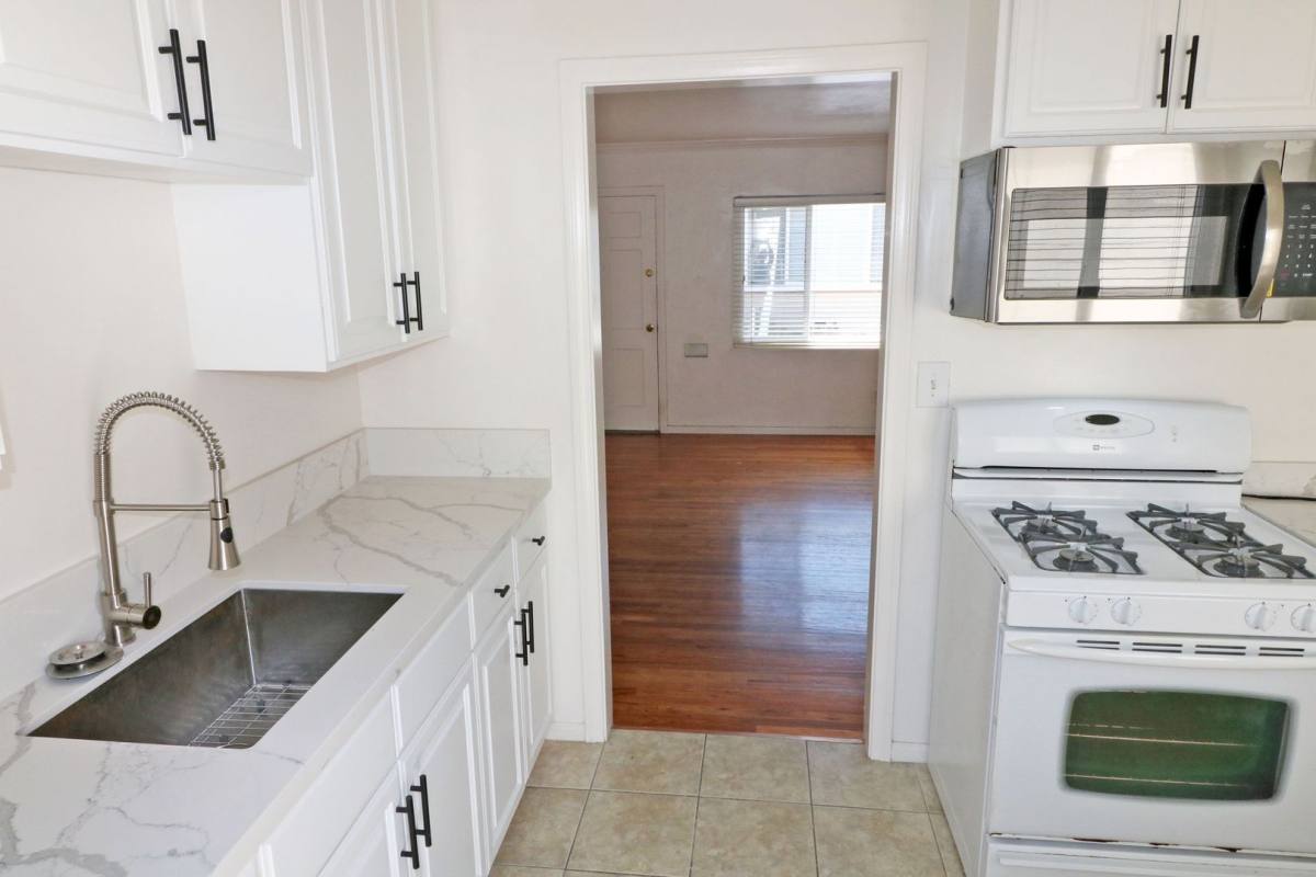 Apartment for rent at 4746-4756 1 2 Point Loma Ave, San Diego, CA 92107