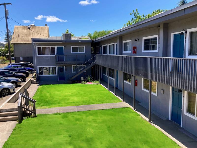 Apartment for rent at 633 SE Flint St #15, Roseburg, OR 97470