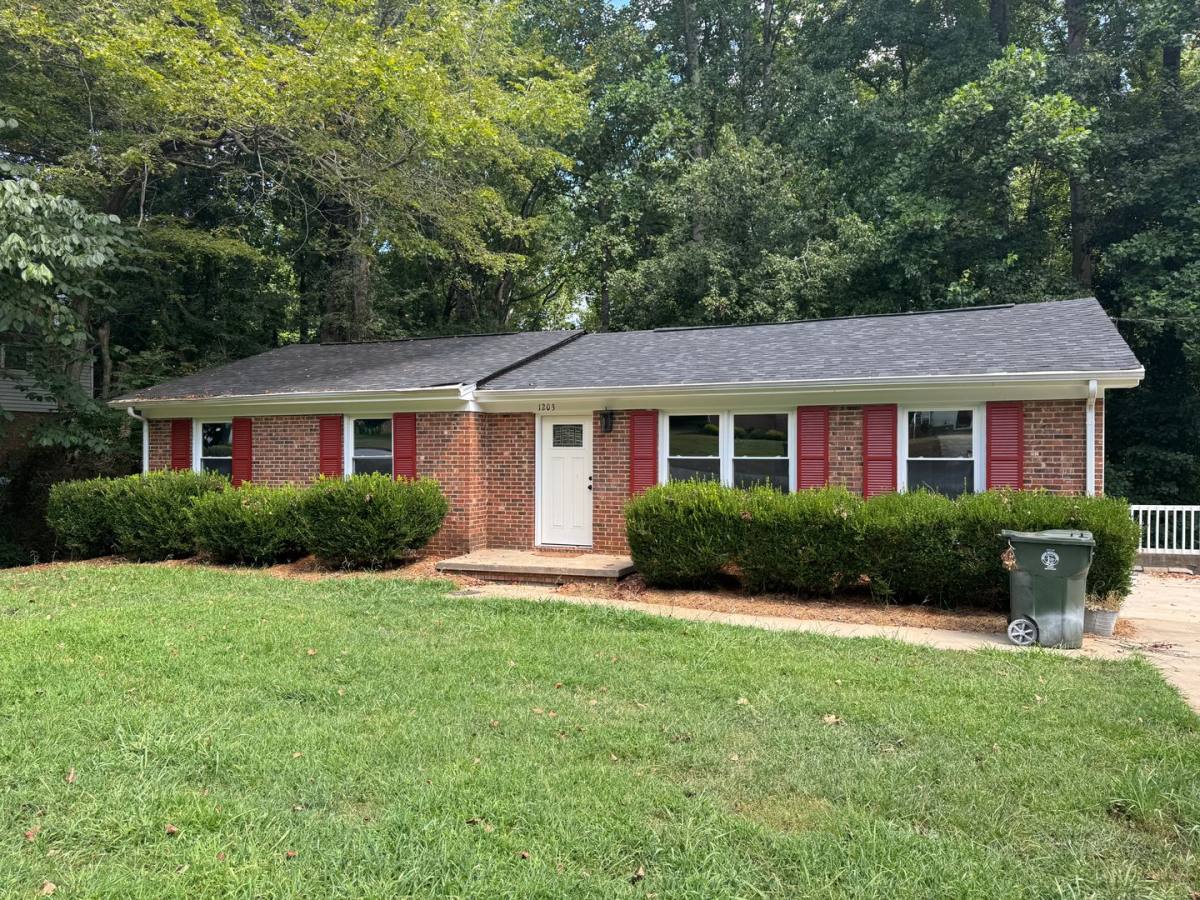 House for rent at 1203 Northwoods Dr, Kings Mountain, NC 28086