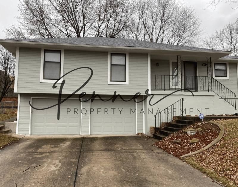 House for rent at 2701 S Coachman Dr, Independence, MO 64055
