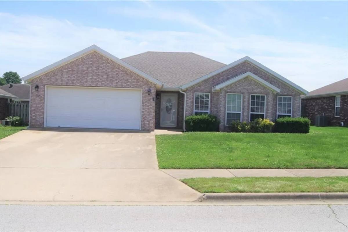 House for rent at 4005 SW Carriageway Ave, Bentonville, AR 72712