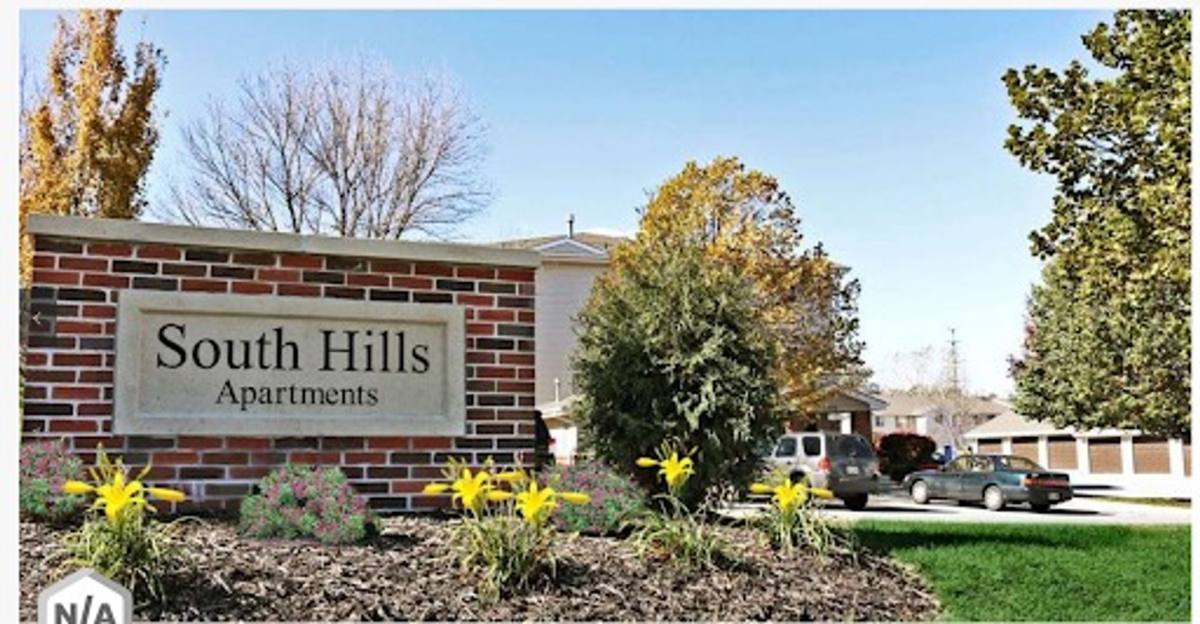 Apartment for rent at 904 Kasper St, Bellevue, NE 68147
