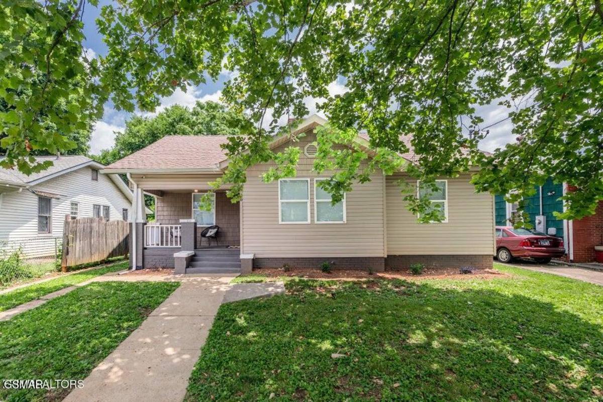 House for rent at 1716 8th Ave, Knoxville, TN 37917