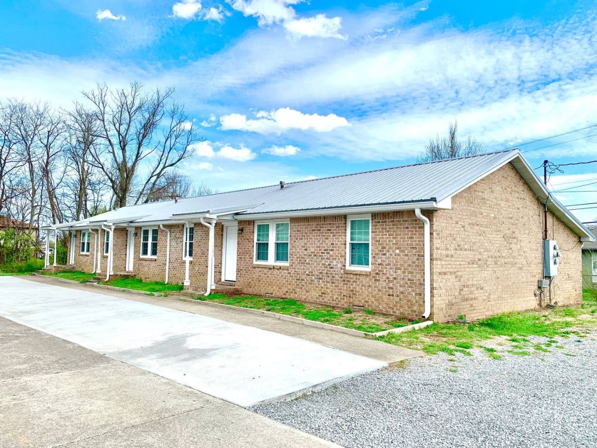 Apartment for rent at 211 Lexington Dr, Clarksville, TN 37042