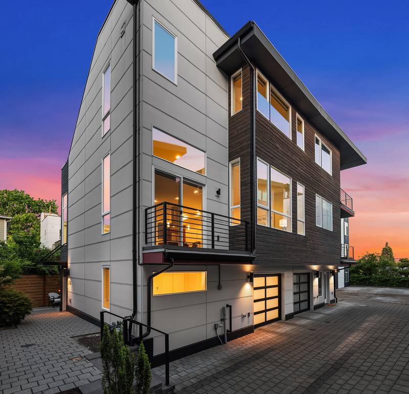 Townhouse for rent at 818 25th Ave S #A, Seattle, WA 98144