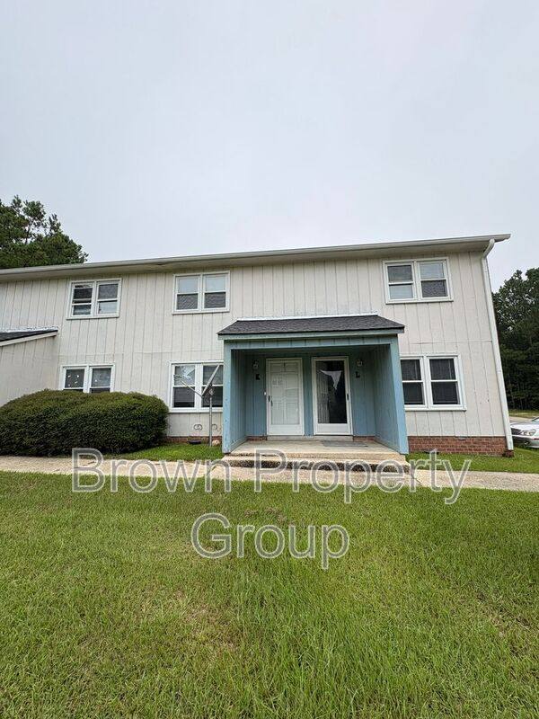 Townhouse for rent at 2127 Grand Prix Dr #L, Fayetteville, NC 28303