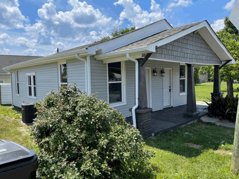 Apartment for rent at 1117 Folsom Ave #1, Knoxville, TN 37917