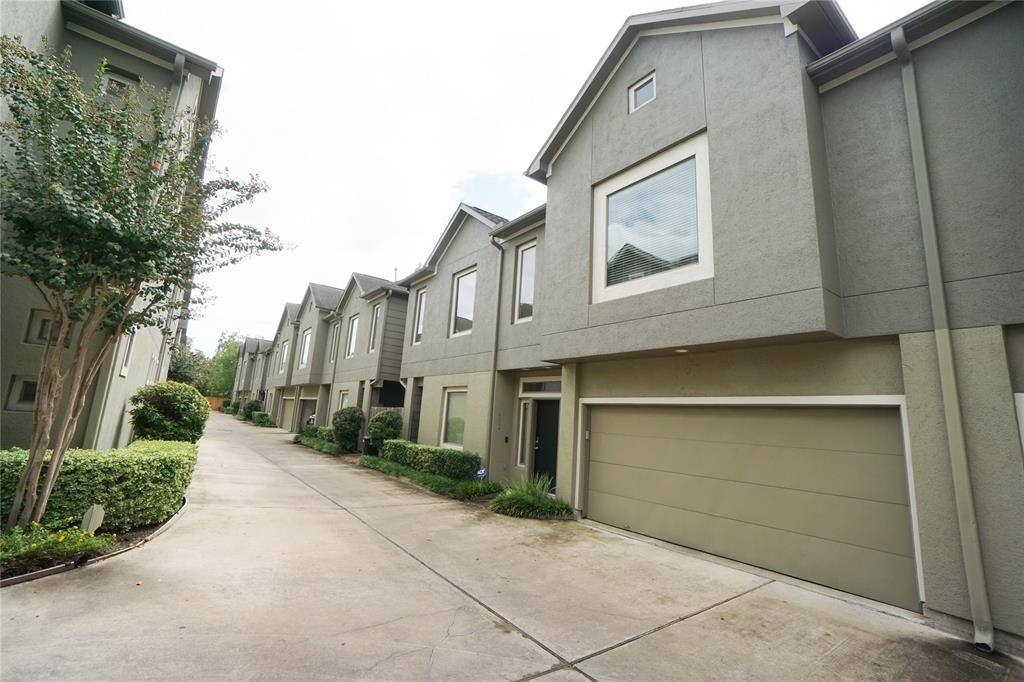 Townhouse for rent at 1124 Patterson St, Houston, TX 77007