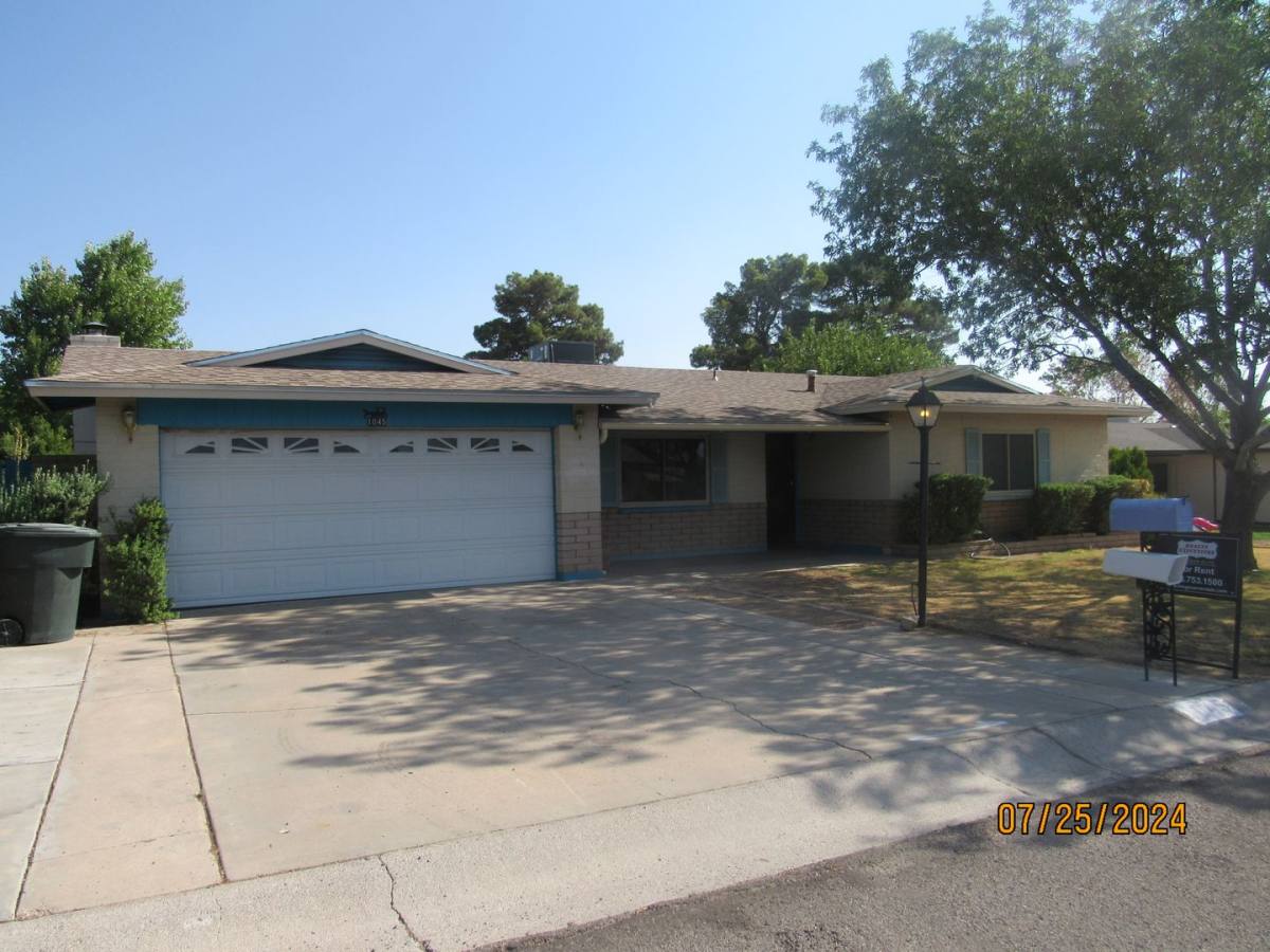 House for rent at 1045 Gardencrest Dr, Kingman, AZ 86409
