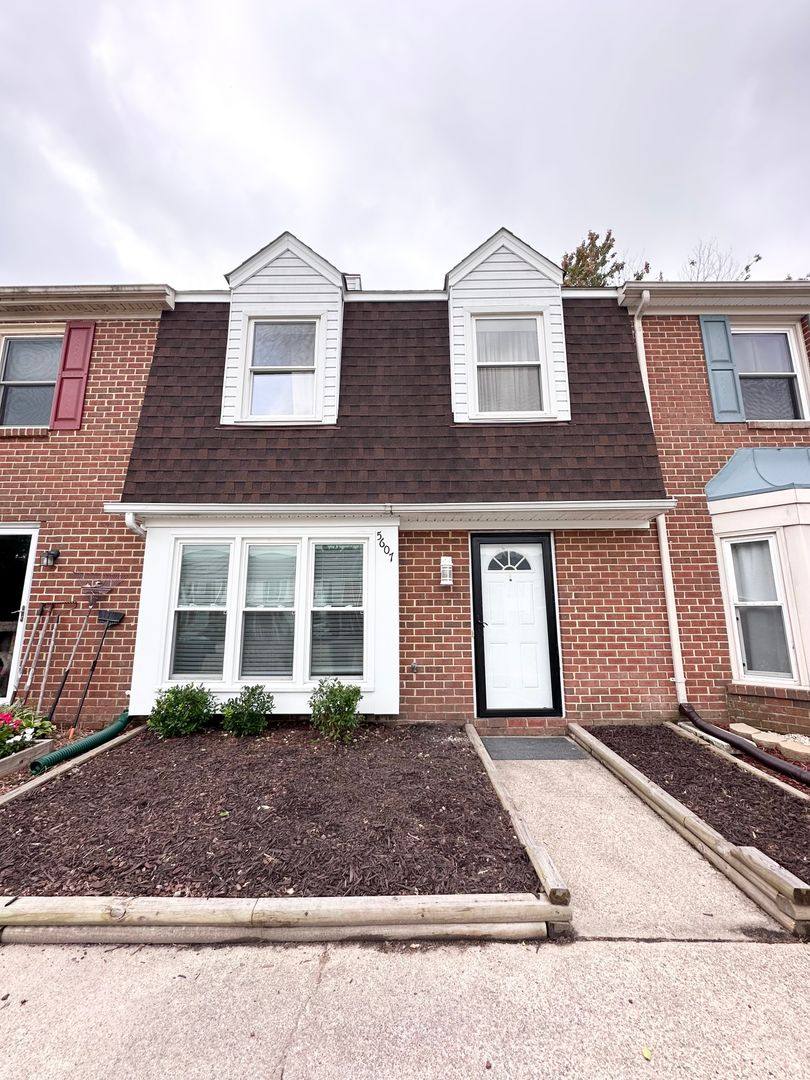 Townhouse for rent at 5607 Gates Landing Rd, Virginia Beach, VA 23464