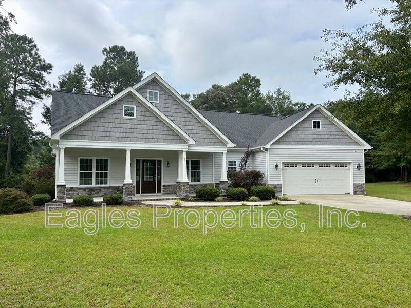 House for rent at 237 Deer Pointe Dr, Snow Hill, NC 28580